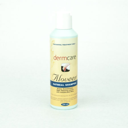 derm care Aloveen Oatmeal Shampoo